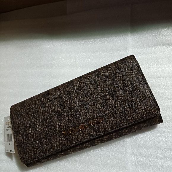 Michael Kors Authentic Wallet - Picture 1 of 4